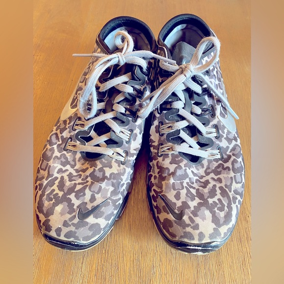 Nike Free Runs - Picture 2 of 7